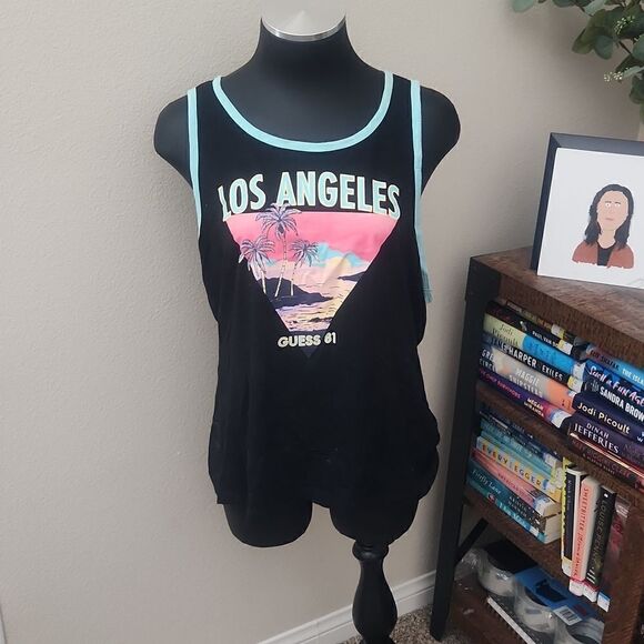 Guess Tank  - Picture 1 of 8